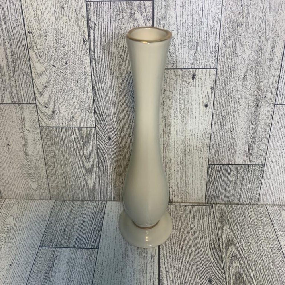 Unique Lenox Vase -‎ Dark Cream with Raised Design